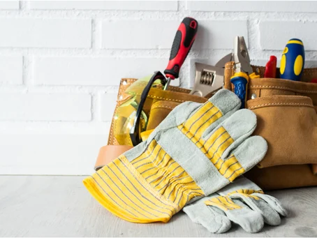 What is a Maintenance Technician? (salary, duties, types)